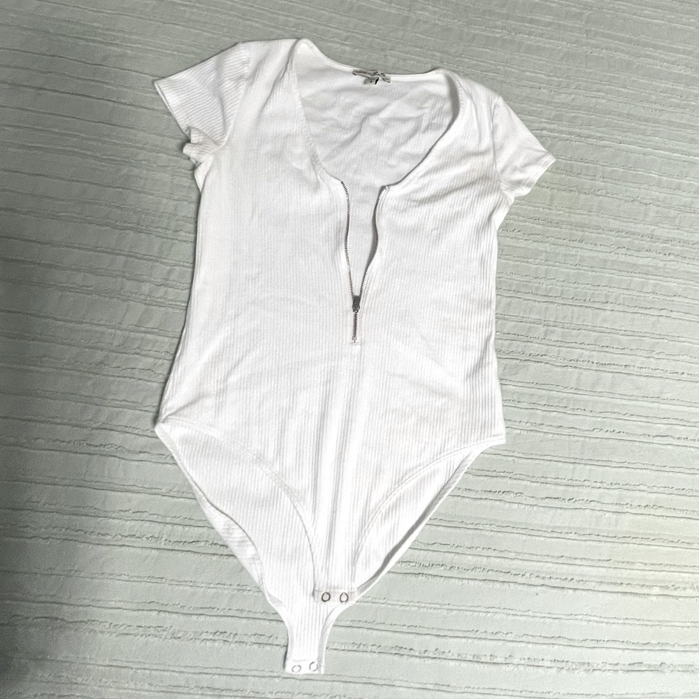 Express zip front top